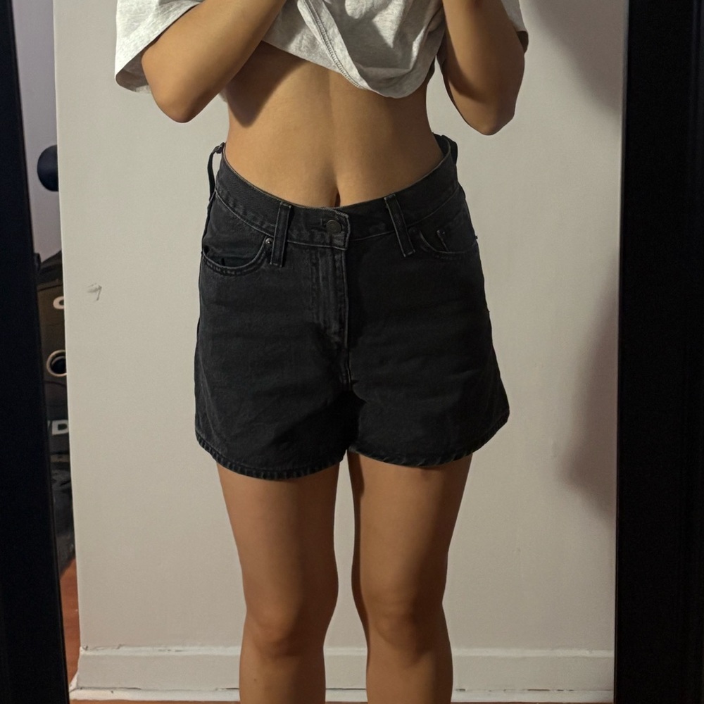 LEVIS 80s mom shorts